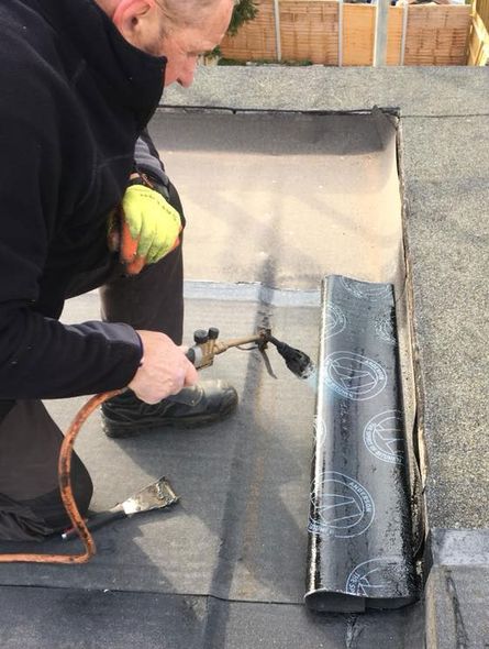 M&R Roofing fitting flat roofing
